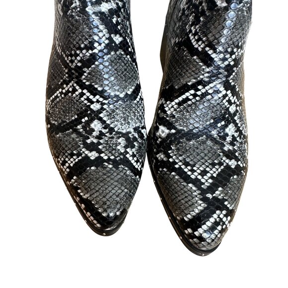 Bar III Size 8.5 Snake Skin Print Synthetic Pull On Black White Ankle Boots - Picture 15 of 15